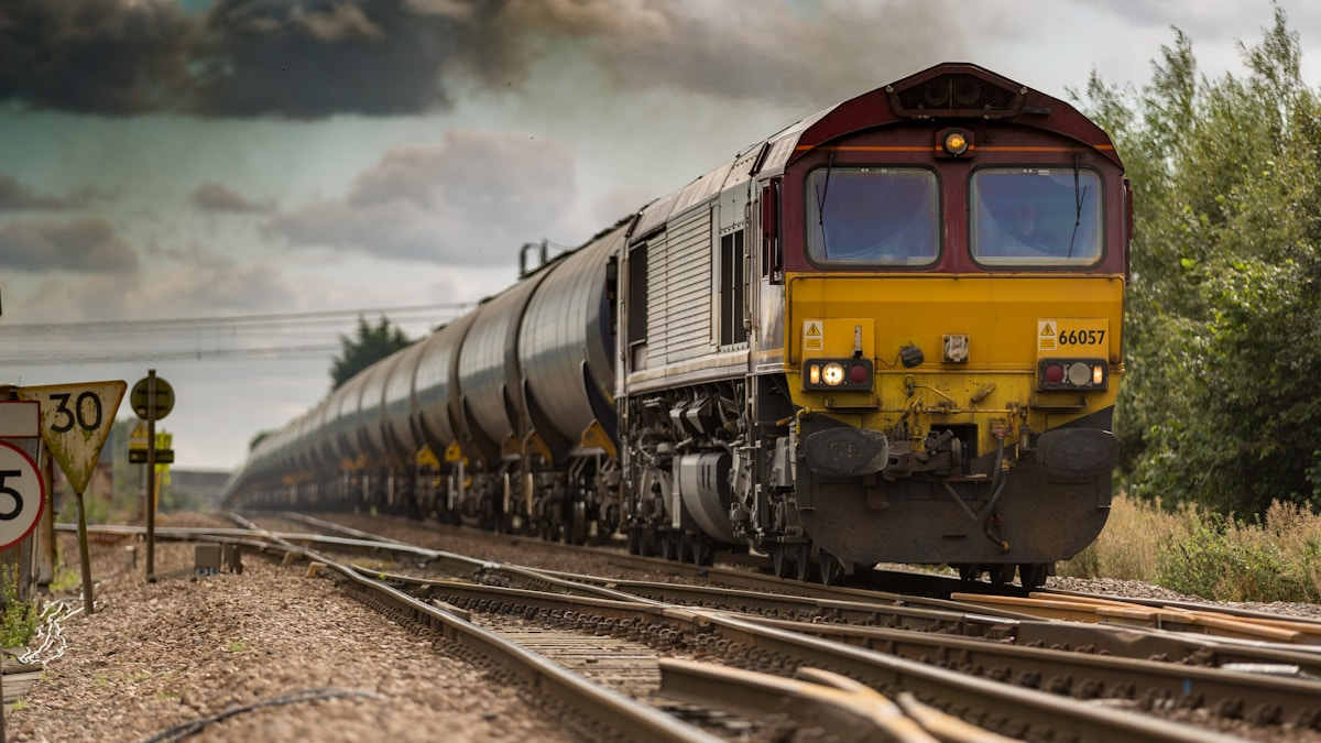 China-Laos railway transporting fresh tropical fruits
